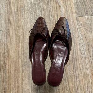 STAUD Gina Brown Croc Embossed flat leather mules. Size 8.5